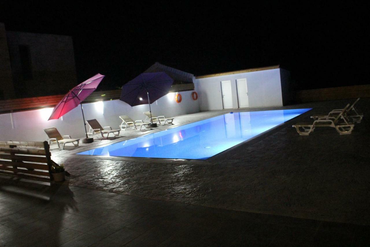 Berryrose Villa ペルボニア エクステリア 写真
